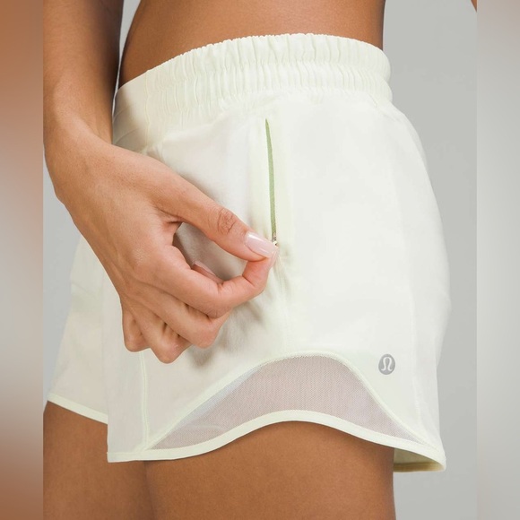 Lululemon Hotty Hot Low-Rise Lined Short 4" - Picture 2 of 2